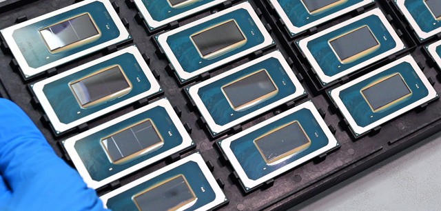 Meteor Lake là dòng CPU dạng tấm (CPU được ghép thành từ các tile) đầu tiên của Intel sử dụng tiến trình hoàn toàn mới được gọi là Intel 4, hay trước đây vẫn thường được xem như tiến trình 7nm
