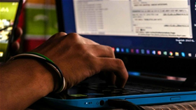 5 lỗi thường gặp âm thầm làm hao pin laptop