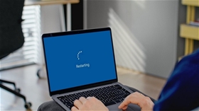 Cách sửa lỗi Laptop bị treo restarting xoay vòng